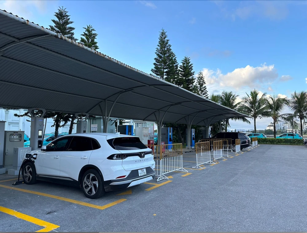 Khách hàng U70 của VinFast lựa chọn xe điện vì tin tưởng vào trí tuệ, sự nhiệt thành của người Việt anh-1-9548.jpg