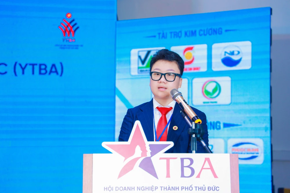 Bà Kiều Ngọc Phương, Phó Tổng giám đốc Công ty cổ phần Thương mại Cơ khí Tân Thanh làm Chủ nhiệm YTBA bà Kiều Ngọc Phương, Phó Tổng giám đốc Công ty cổ phần Thương mại Cơ khí Tân Thanh làm Chủ nhiệm YTBA.jpg