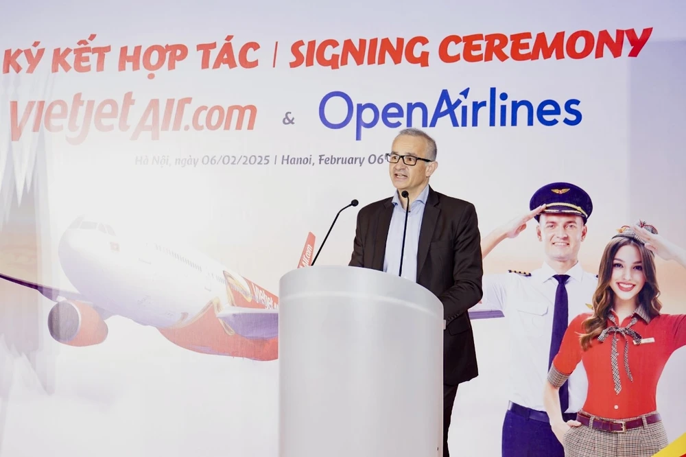 Ông Alexandre Feray, CEO OpenAirlines bày tỏ phấn khởi khi cùng Vietjet tăng cường ứng dụng công nghệ và đổi mới trong ngành hàng không Photo 2.jpg