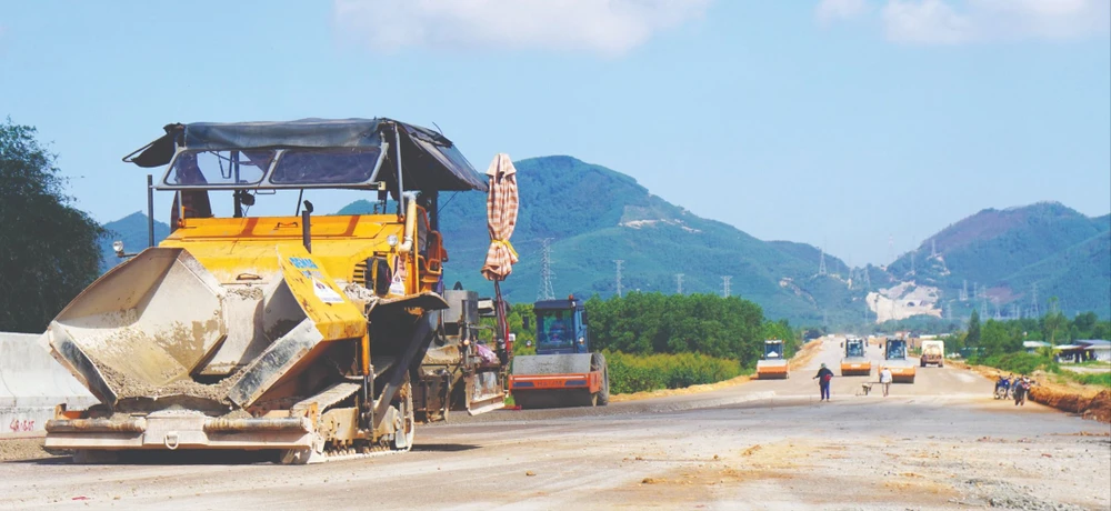 “Đua tốc độ” trên các công trình giao thông trọng điểm- Ảnh 1.