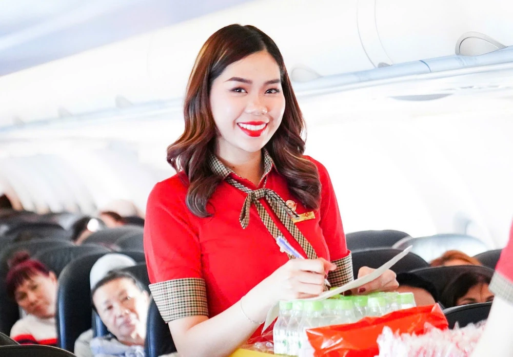 Vietjet cabin crew.jpg