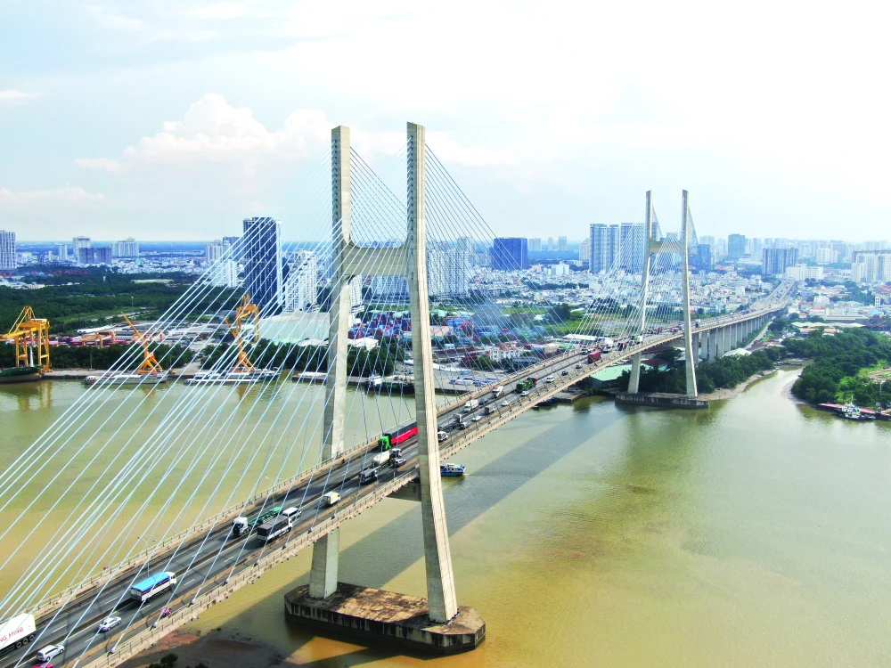 Cầu Phú Mỹ – cây cầu dây văng hiện đại bắc qua sông Sài Gòn, kết nối quận 7 với TP Thủ Đức, góp phần quan trọng vào sự phát triển hạ tầng giao thông của TPHCM. Ảnh: HOÀNG HÙNG img-6235-original-4570-2676.jpeg