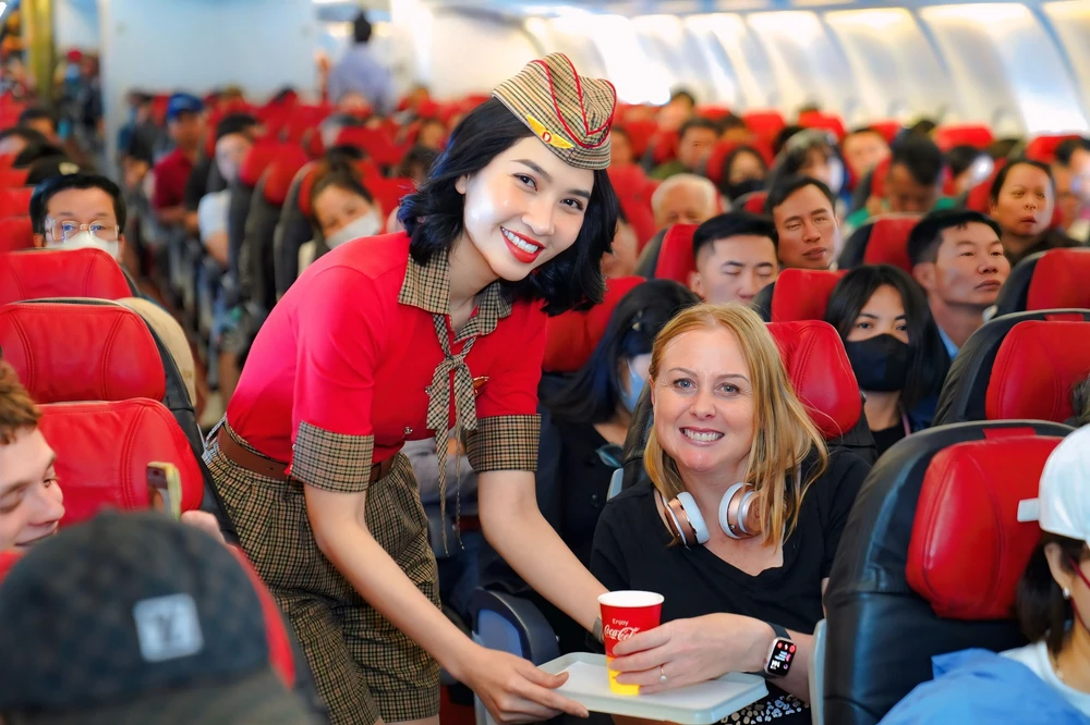 Tiep vien hang khong Vietjet 1.jpg