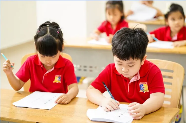 Các hoạt động kiểm tra dành cho học sinh mầm non sắp vào lớp 1 giúp nhà trường nắm rõ năng lực học sinh 6.jpg