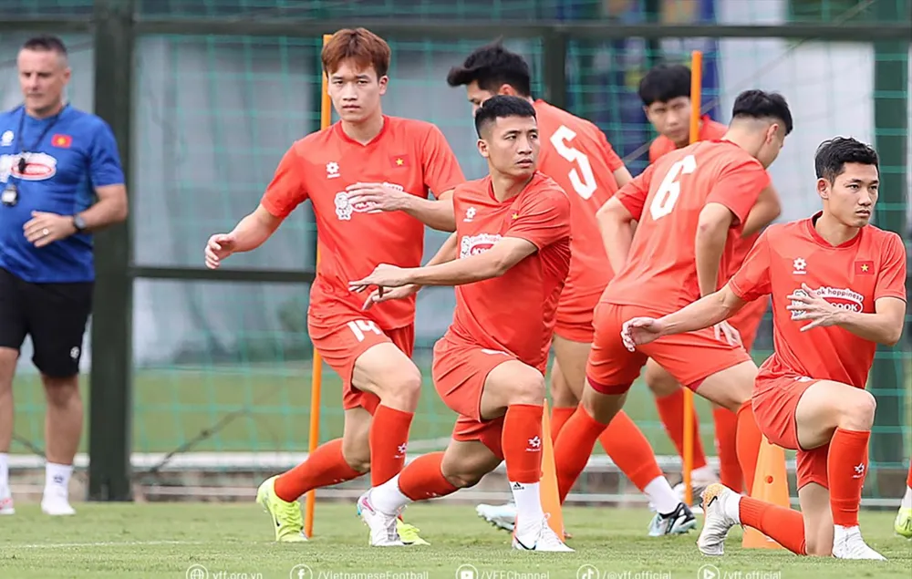 Đội tuyển Việt Nam tích cực chuẩn bị cho cuộc so tài với Malaysia vào ngày 10-6. Ảnh: Thanh Quốc E6b.jpg