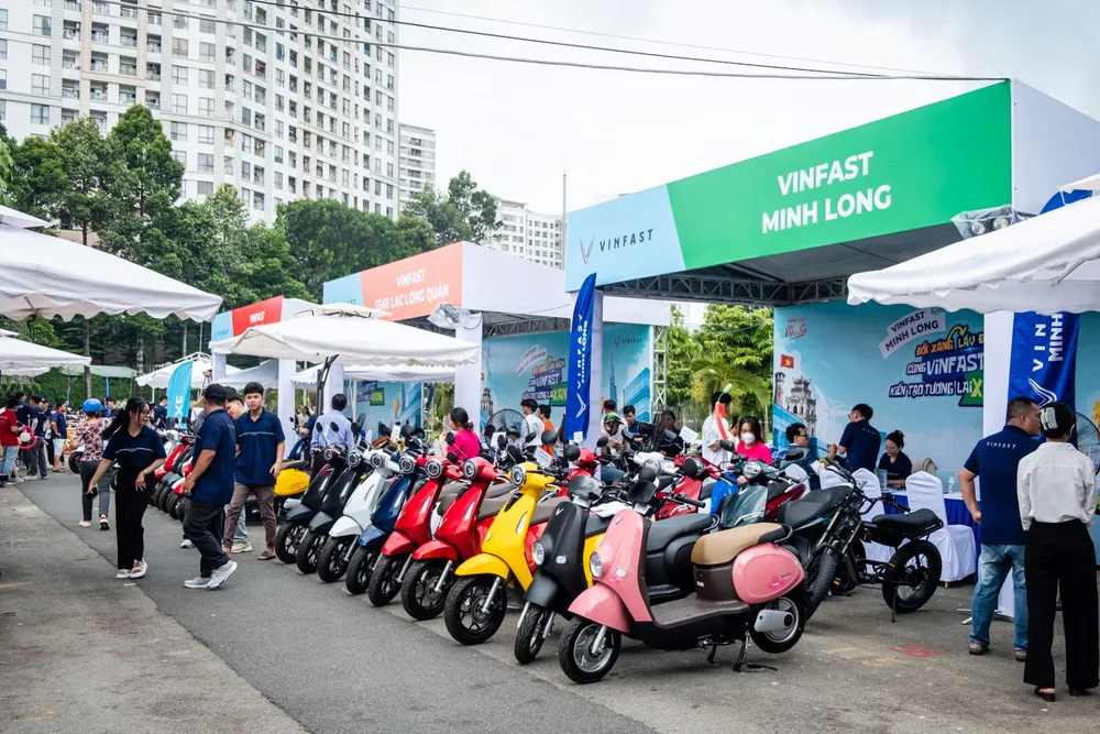 Sự kiện “Đổi xăng lấy điện - Cùng VinFast kiến tạo tương lai xanh” diễn ra tại công viên Gia Định (Gò Vấp, TPHCM) trong 2 ngày 14 và 15-6 A1.jpg