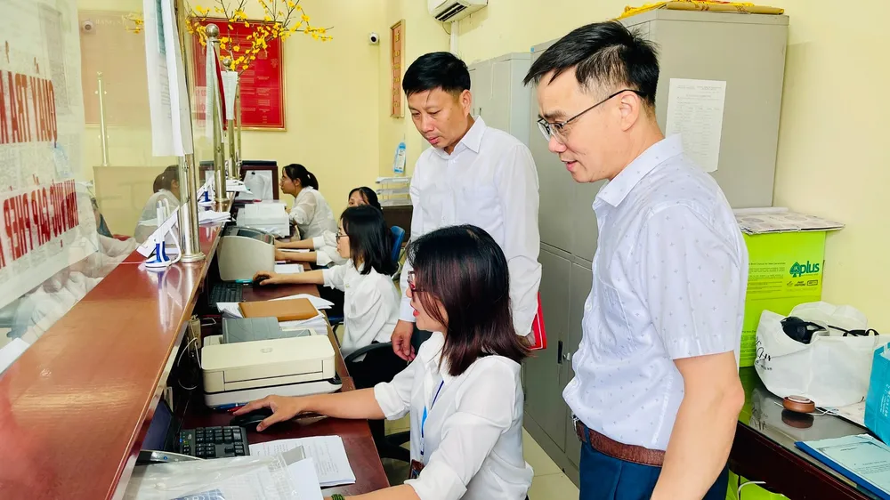 Phường Đoàn Kết nỗ lực thông suốt, không gián đoạn sau khi vận hành chính quyền 2 cấp 16f08215-480c-4d92-b716-eccfaf6cf26a-6021.jpg