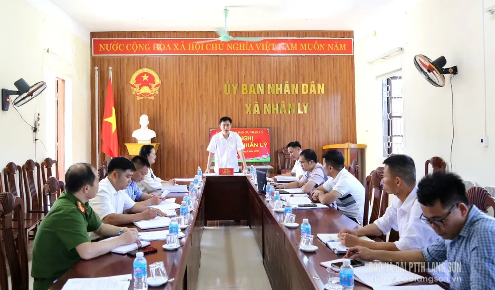 Quang cảnh cuộc họp UBND xã Nhân Lý (mới) lần thứ nhất trong ngày vận hành thử nghiệm 26/6/2025 Quang cảnh cuộc họp UBND xã Nhân Lý (mới) lần thứ nhất trong ngày vận hành thử nghiệm 26/6/2025