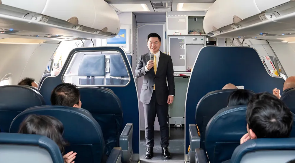Ông Đỗ Vinh Quang, Chủ tịch Vietravel Airlines phát biểu trên chiếc máy bay sở hữu riêng đầu tiên của hãng IMG_0141.jpeg