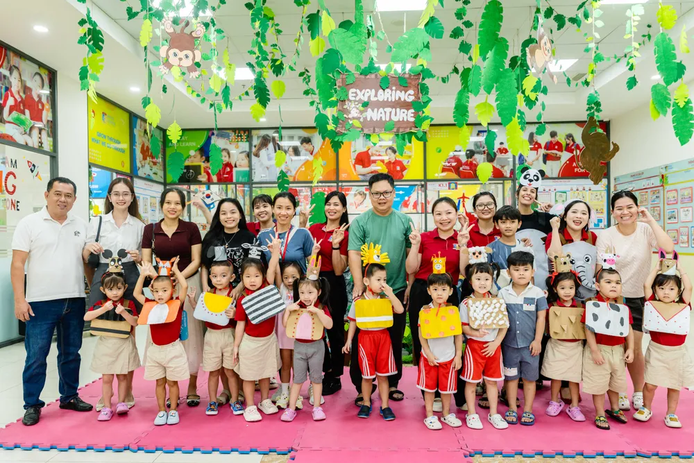 Đông đảo phụ huynh đến tham dự sự kiện cùng con vào thứ Sáu hàng tuần tại các cơ sở Phú Mỹ Hưng (Quận 7) và Phú Lâm (Quận Bình Tân) 20250613 - SCMN2025 - PL - Sự kiện kết thúc chủ đề -Hội thi hóa trang động vật--01111.jpg