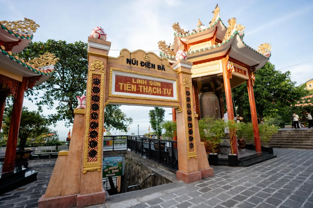 Linh Sơn Tiên Thạch Tự tại núi Bà Đen. Ảnh: Sun World Ba Den Mountain chùa Bà 1.jpeg