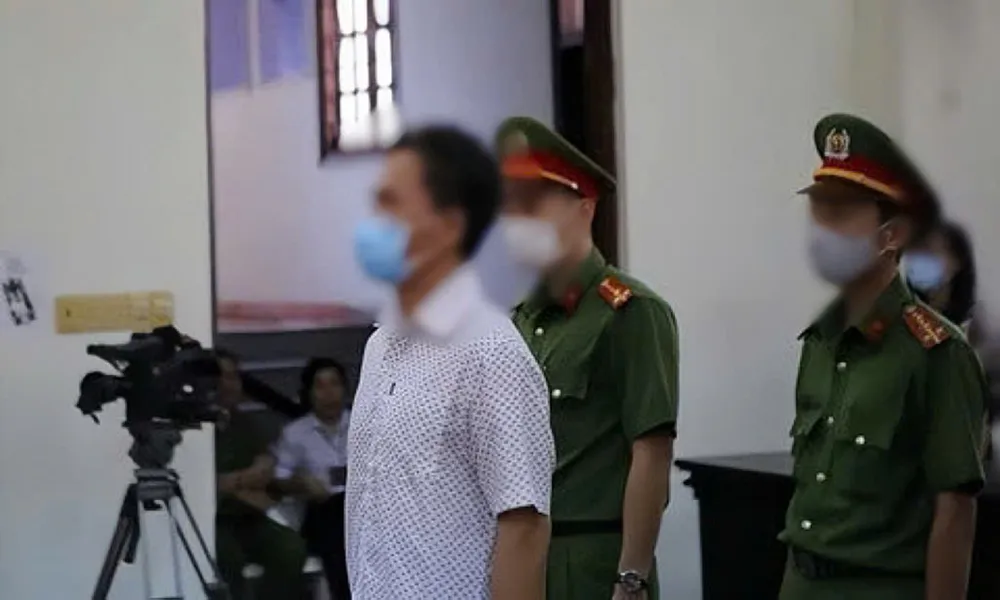 Một công chức bị khởi tố vì đăng tải nhiều bài viết, hình ảnh sai trái, có thông tin xúc phạm nghiêm trọng danh dự, uy tín của nguyên lãnh đạo Đảng, Nhà nước I3b.jpg