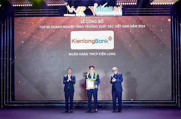 KienlongBank được vinh danh Top 50 Doanh nghiệp tăng trưởng xuất sắc nhất Việt Nam 1752630598003-3730.jpeg