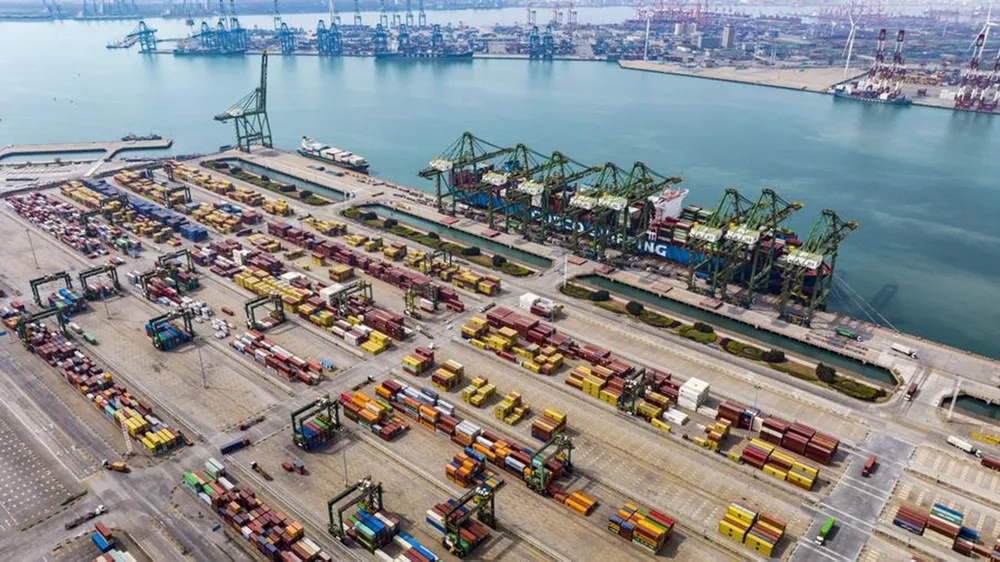 Container hàng hóa tại cảng Thiên Tân ở Thiên Tân, miền Bắc Trung Quốc. Ảnh: Xinhua Q12c.jpg