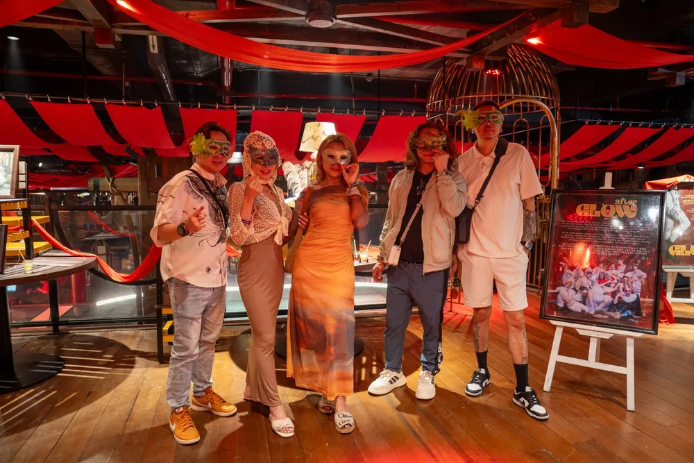 Du khách sẽ có hành trình trải nghiệm Pre-show đầy thú vị After Glow (1).jpg