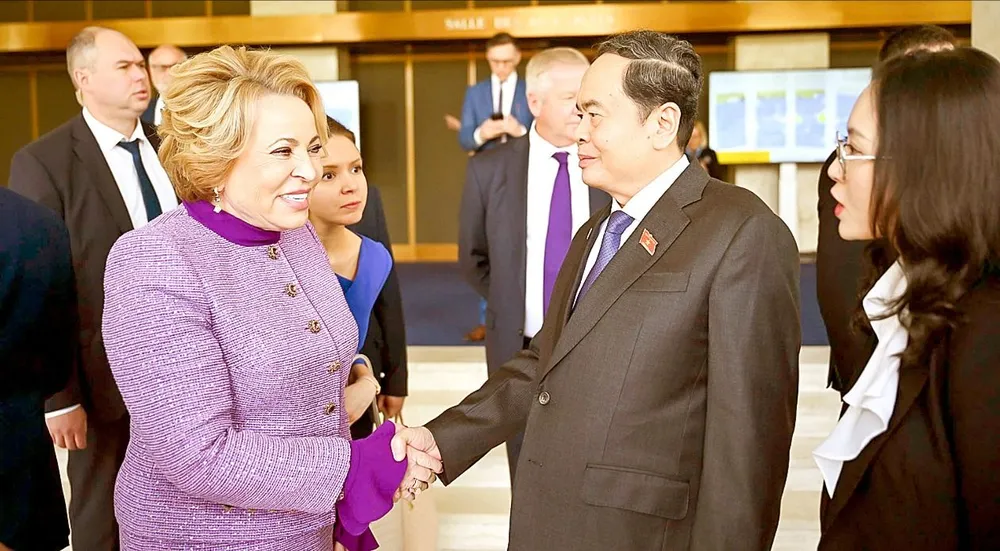 Chủ tịch Quốc hội Trần Thanh Mẫn gặp Chủ tịch Hội đồng Liên bang Nga Valentina Matviyenko. Ảnh: TTXVN #12d.jpg