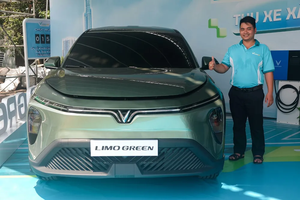 Bác tài Nhã Giang đã sớm đặt cọc Limo Green để bổ sung dịch vụ chở khách đường dài 3.jpg
