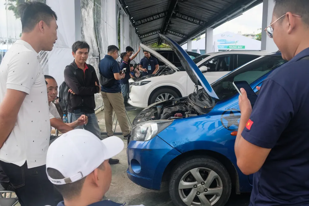 Khách hàng ở TPHCM và các khu vực lân cận có thể tới thẩm định xe xăng miễn phí. 4.jpg