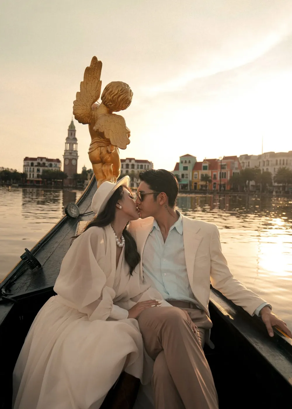 Đắm mình trong khung cảnh mang đậm hơi thở châu Âu. Ảnh: VinWonders 5.jpg