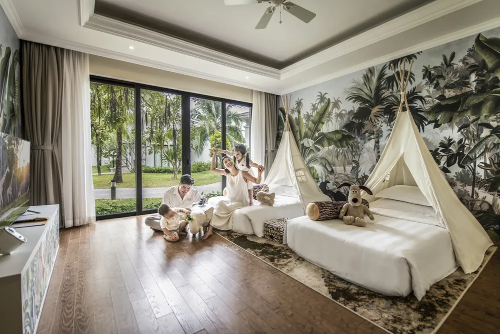 Không gian nghỉ dưỡng đỉnh cao giữa thiên nhiên với những căn biệt thự ven biển. Ảnh: VinWonders 7.jpg