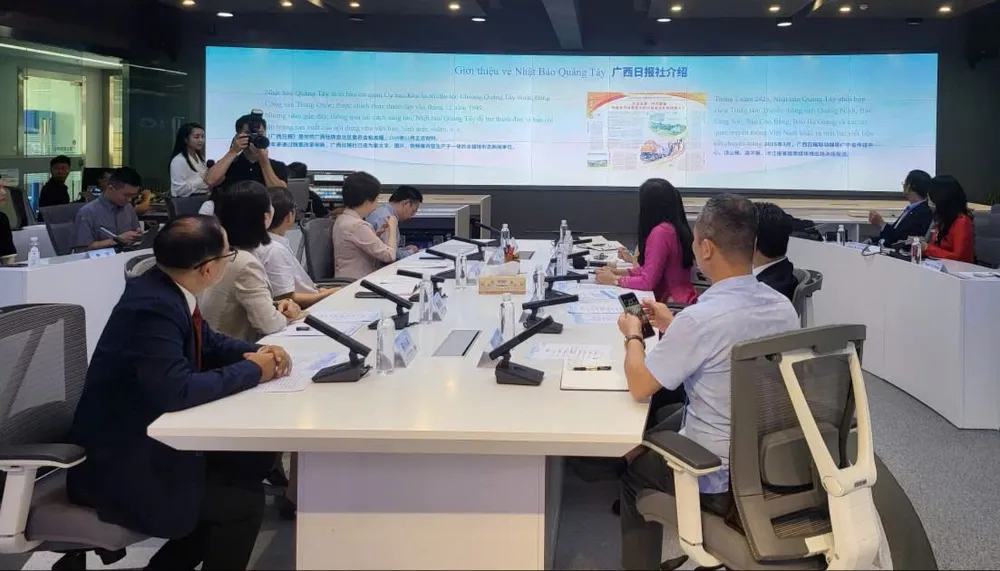 Đoàn Báo chí Việt Nam làm việc với nhật báo Quảng Tây (Trung Quốc) về ứng dụng AI vào hoạt động tác nghiệp báo chí H5a.jpg