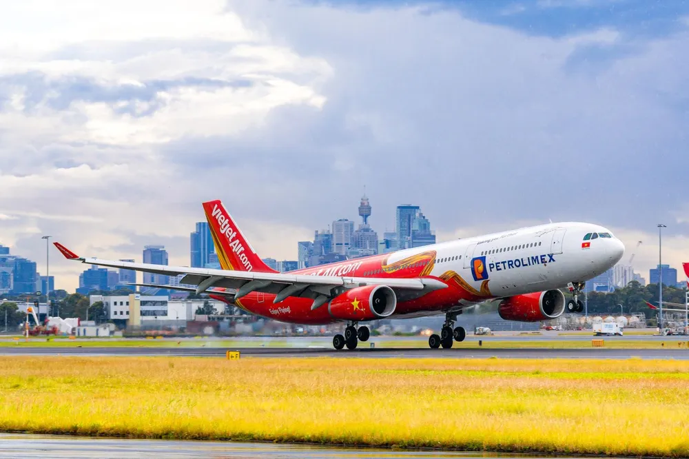 Tau bay Vietjet 2.jpg