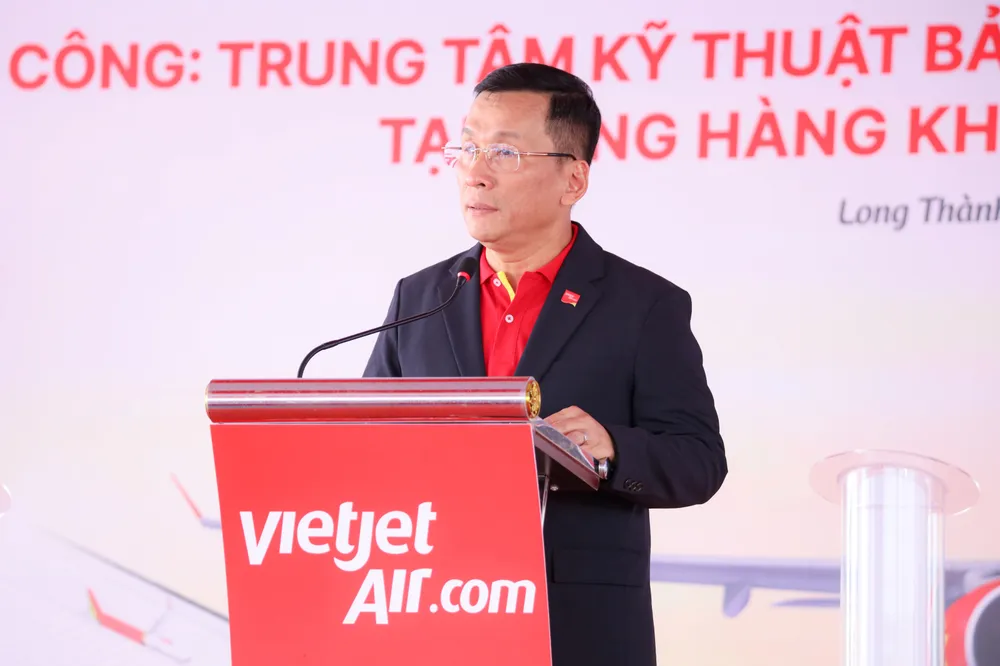 Tổng Giám đốc Vietjet Đinh Việt Phương phát biểu công bố khởi công Trung tâm Kỹ thuật bảo dưỡng tàu bay tại Long Thành A2.jpg