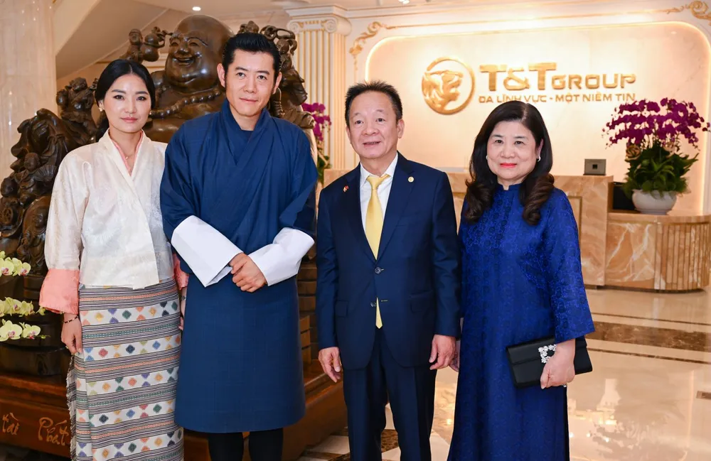 Quốc vương Bhutan cùng Hoàng hậu đến thăm Tập đoàn T&T Group 1. Quốc vương Bhutan cùng Hoàng hậu đến thăm.JPG