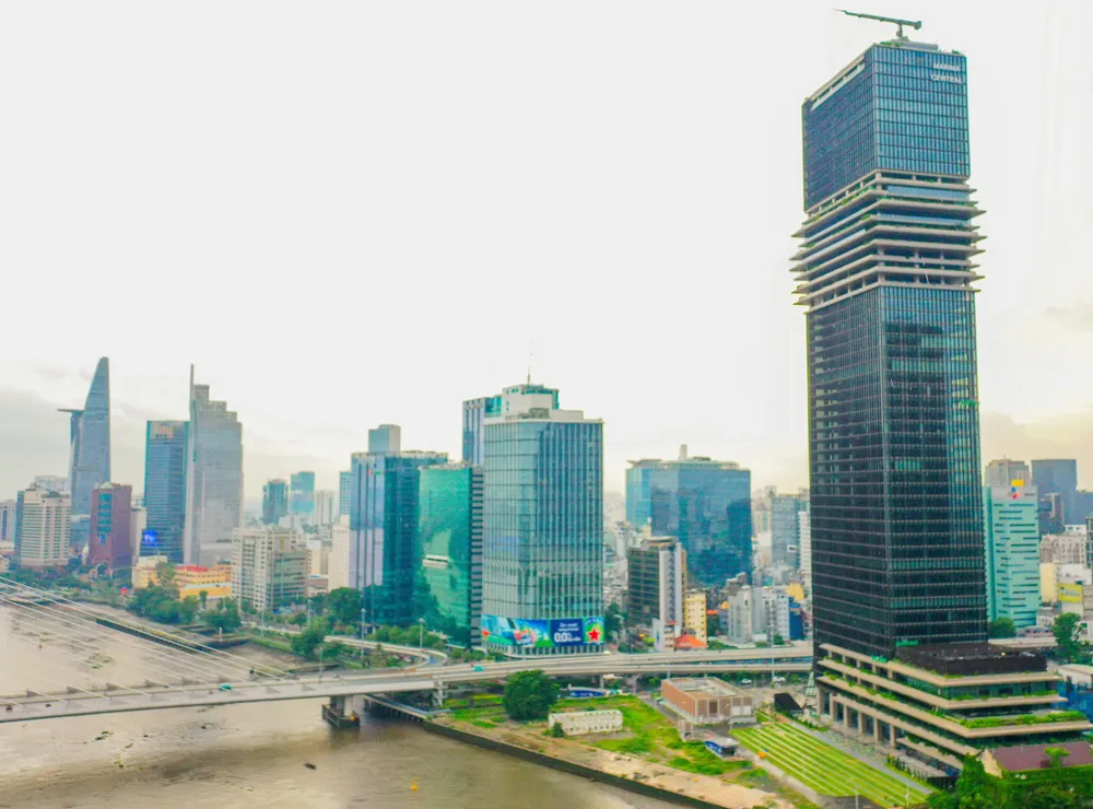 Tòa nhà Trung tâm Tài chính quốc tế Saigon Marina (bìa phải) tại khu vực Ba Son, TPHCM. Ảnh: HOÀNG HÙNG Z4b.jpg