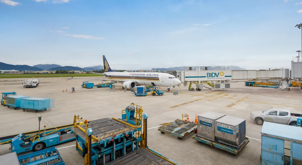 Hoạt động tại sân bay quốc tế Đà Nẵng. Ảnh XUÂN QUỲNH Z5A.jpg