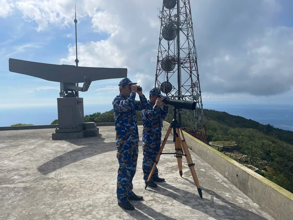 Cán bộ, chiến sĩ Trạm Radar 590 thực hiện nhiệm vụ C5c.jpg
