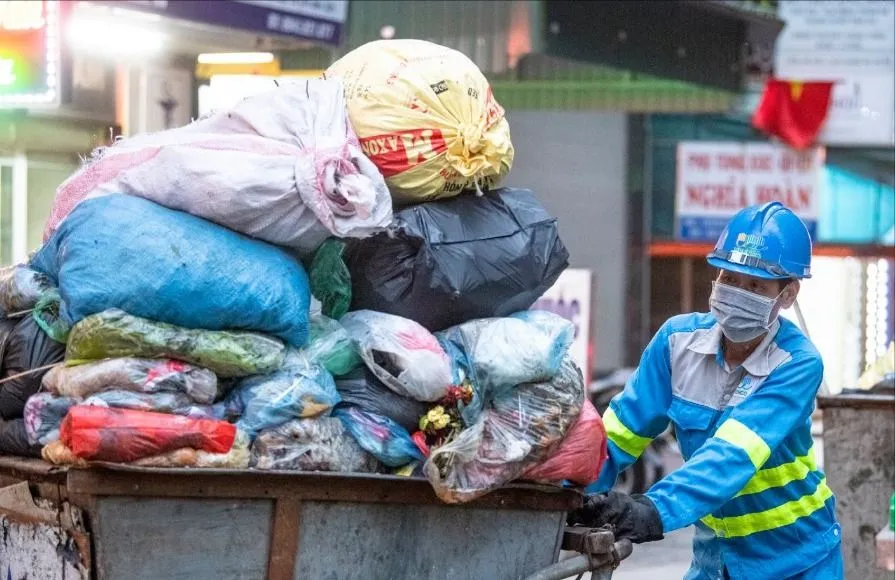 Thu gom rác thải ở Hà Nội E5a.jpg