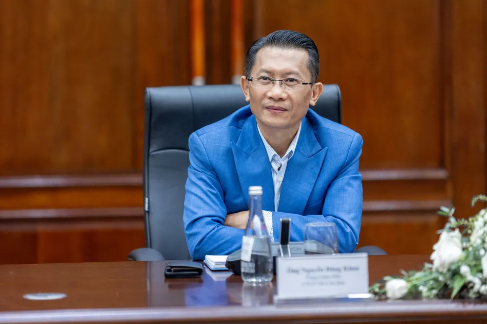 Theo thỏa thuận, Côn Đảo Group sẽ mua 50 xe E-Bus, 1.000 ô tô điện VinFast và cùng phát triển 1.000 trụ sạc Anh 2.jpeg