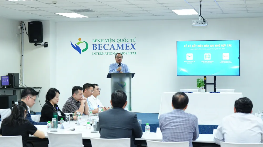 TS.BS Nguyễn Văn Trương, Tổng Giám đốc Bệnh viện Quốc tế Becamex phát biểu khai mạc 7e735e5744abcff596ba.jpg