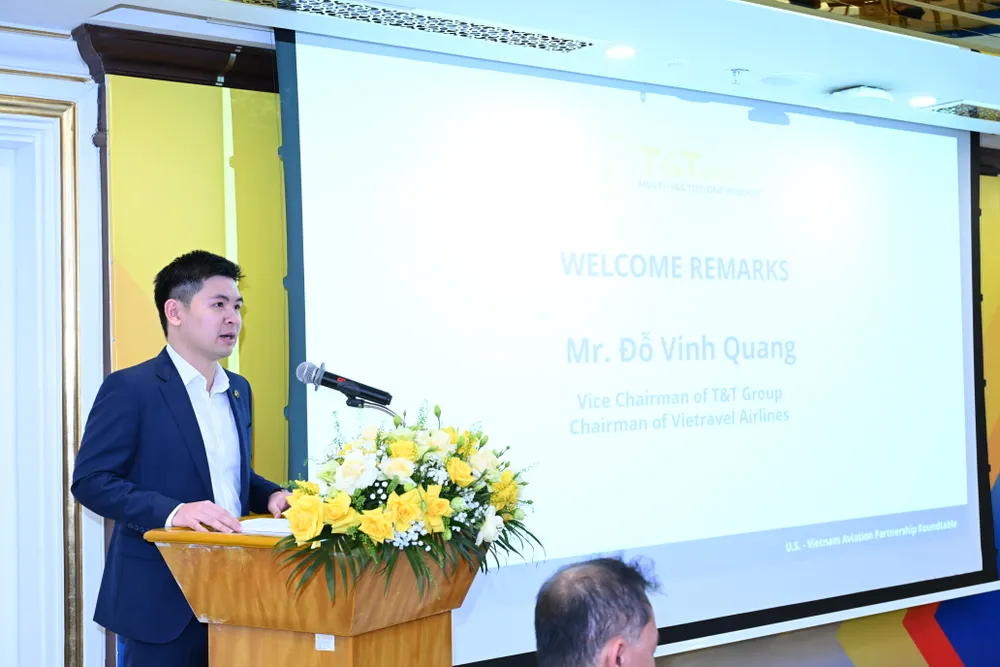 លោក Do Vinh Quang អនុប្រធានក្រុមប្រឹក្សាភិបាលនៃក្រុមហ៊ុន T&T Group ប្រធានក្រុមប្រឹក្សាភិបាលនៃក្រុមហ៊ុនអាកាសចរណ៍ Vietravel បាននិយាយនៅក្នុងសិក្ខាសាលា។ Ảnh 4.JPG