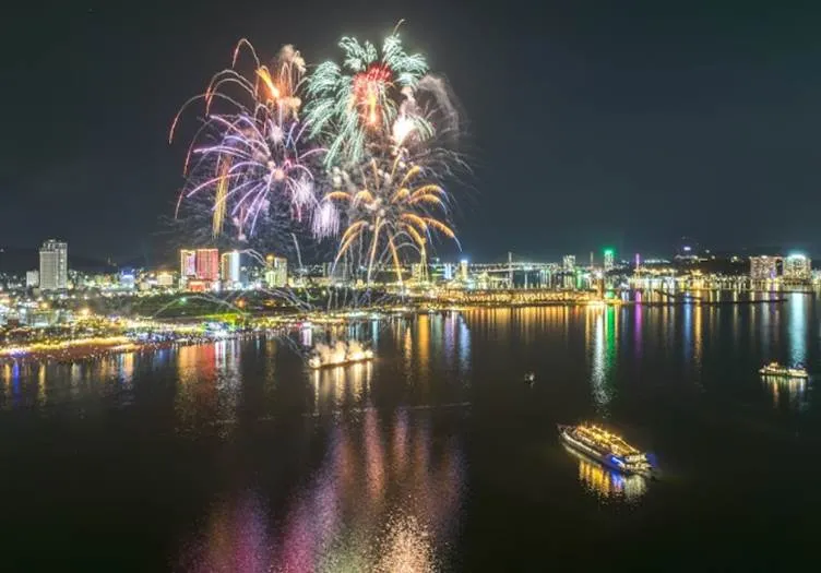 Trải nghiệm pháo hoa hàng tuần tại Sun Elite City, Phường Bãi Cháy 1758884974586-4788.jpeg