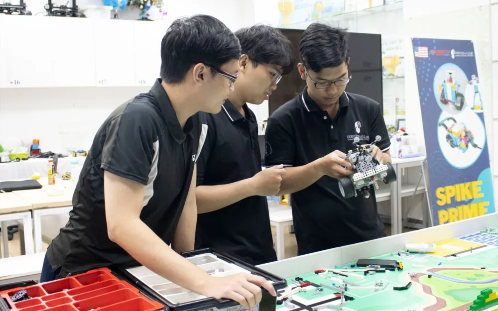 Sinh viên Trường ĐH Khoa học Tự nhiên (ĐH Quốc gia TPHCM) trong giờ học thực hành. Ảnh: THANH HÙNG Q1e.jpg