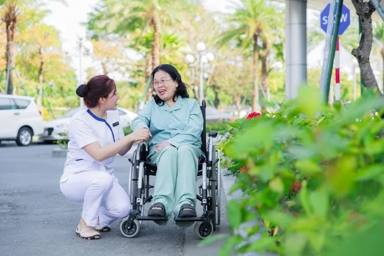 Hệ thống y tế 5 sao với các trung tâm nghiên cứu và điều trị lão khoa chuyên sâu chăm sóc sức khỏe toàn diện cho người cao tuổi Anh 2.jpg