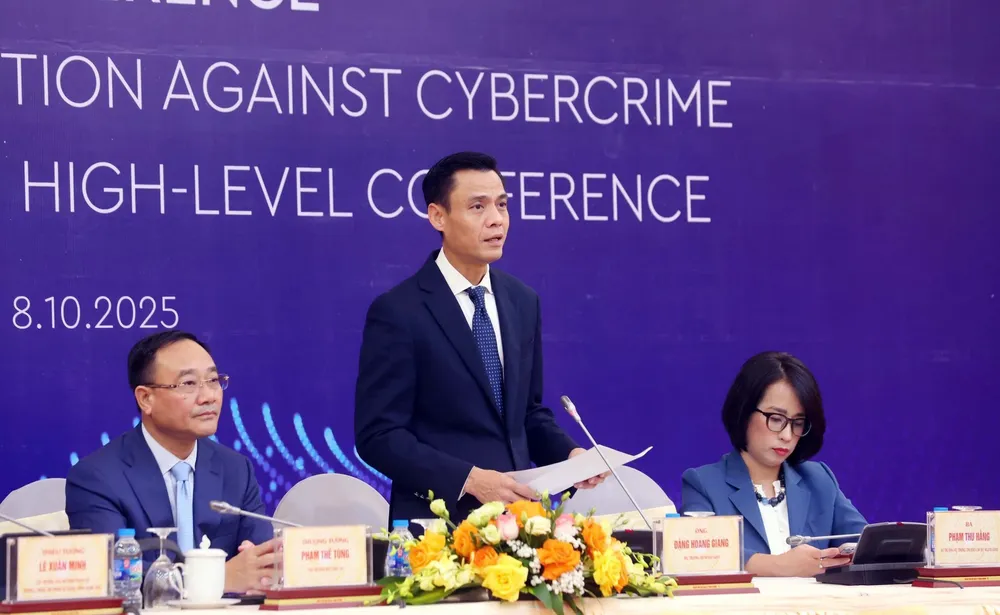 Thứ trưởng Bộ Ngoại giao Đặng Hoàng Giang thông tin một số nội dung liên quan tới Lễ mở ký Công ước trong buổi họp báo ngày 8-10. Ảnh: BỘ CÔNG AN W12A.jpg