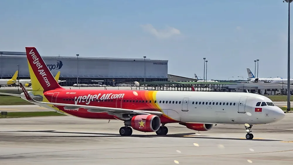 Tàu bay Vietjet khởi hành từ Đà Nẵng hạ cánh tại Kuala Lumpur, Malaysia A8.jpg