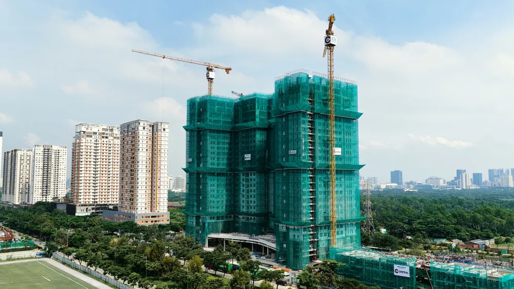 Dự án Essensia Sky vượt tiến độ cất nóc 60 ngày, hướng tới mục tiêu bàn giao vào quý 4-2026. Ảnh: Phú Long Hình 5.jpg