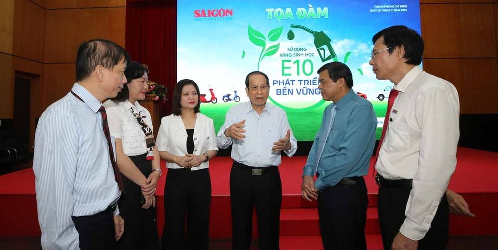 Delegates attend the seminar. (Photo: SGGP)