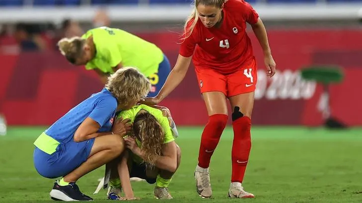 Bóng đá nữ Canada lần đầu giành HCV Olympic ảnh 4