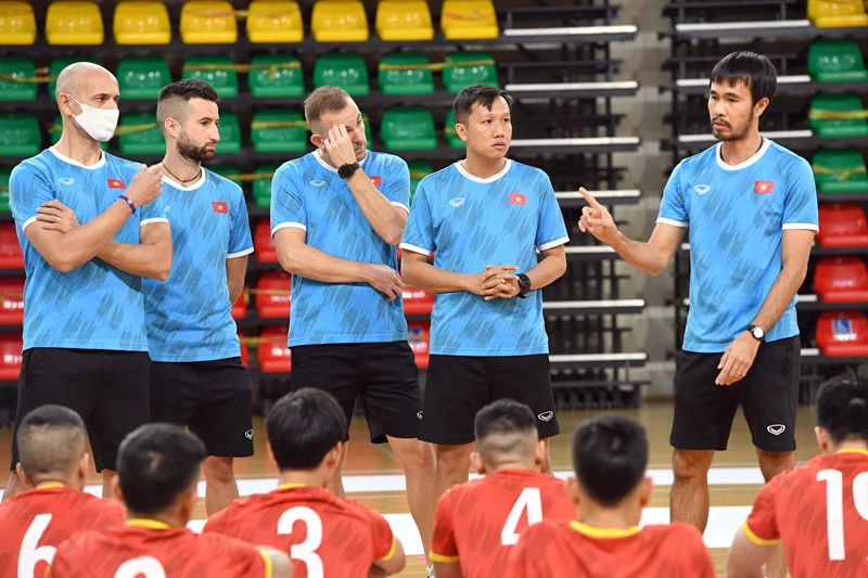 HLV Phạm Minh Giang triệu tập 22 cầu thủ trẻ lên đội tuyển futsal Việt Nam. Ảnh: ANH TRẦN