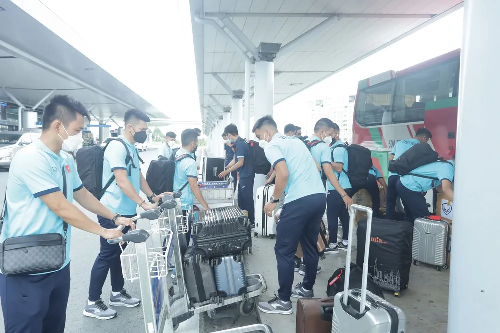 Tuyển futsal Việt Nam trở về nước, ‘bật chế độ’ cho SEA Games 31 ảnh 1 Tuyển futsal Việt Nam trở về nước, ‘bật chế độ’ cho SEA Games 31 ảnh 1