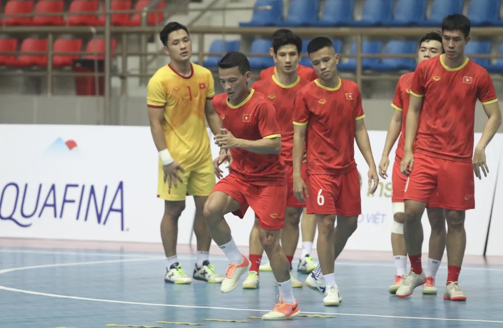 Quả bóng Vàng Hồ Văn Ý vượt ‘nghịch cảnh’, chờ trận ra mắt SEA Games ảnh 6