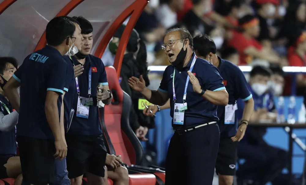 Quả bóng Vàng Đỗ Hùng Dũng lại ‘giải cứu’ U23 Việt Nam ảnh 5