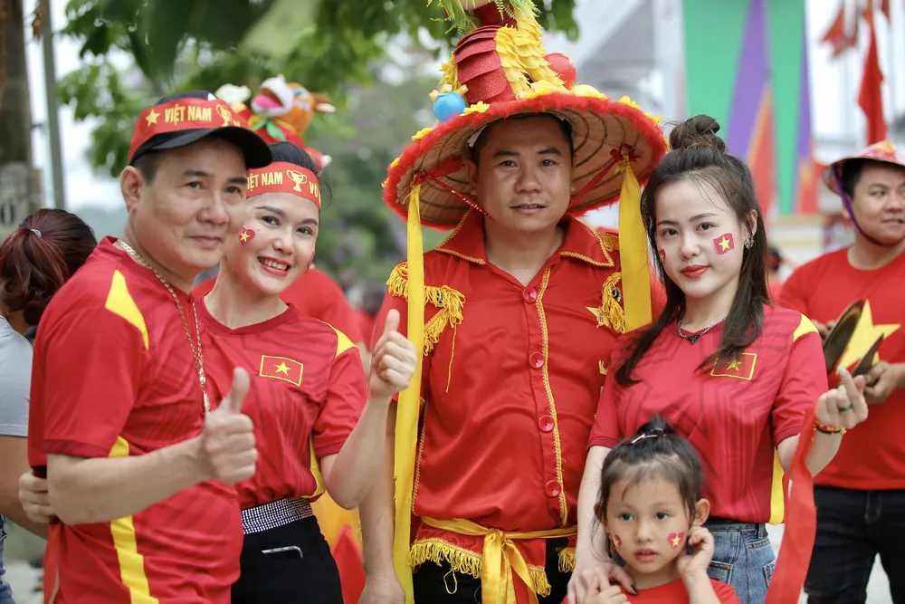 Bầu không khí cuồng nhiệt trước trận U23 Việt Nam - U23 Malaysia ảnh 1