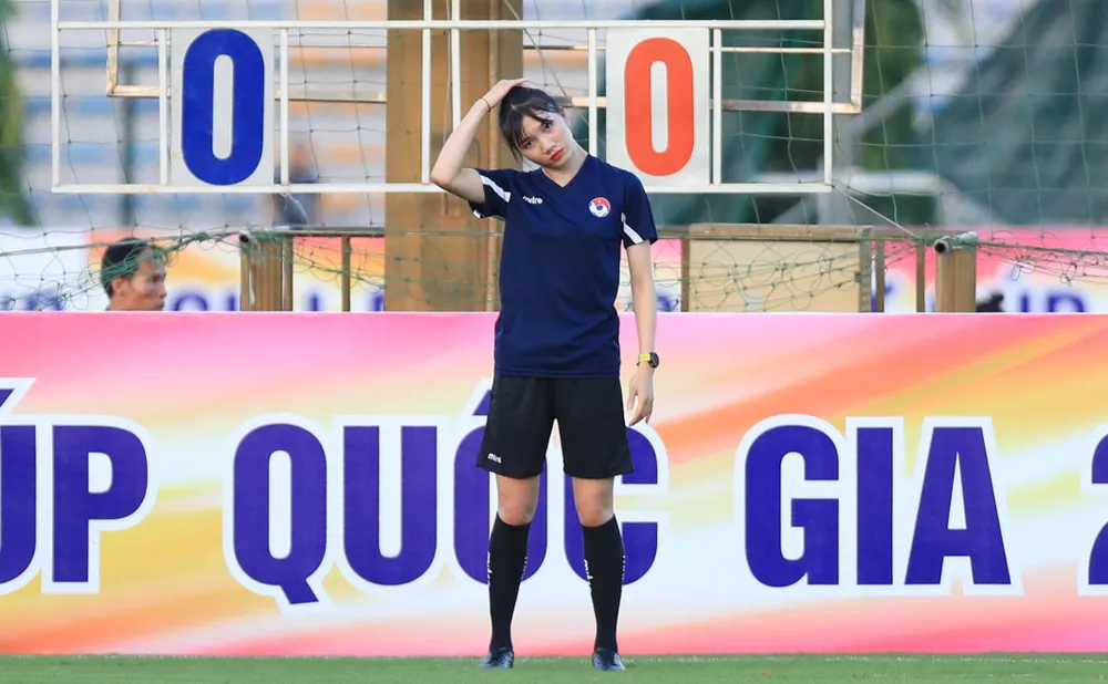 Kỷ lục gia điền kinh gây sốt ở Cúp bóng đá nữ quốc gia 2022 ảnh 1