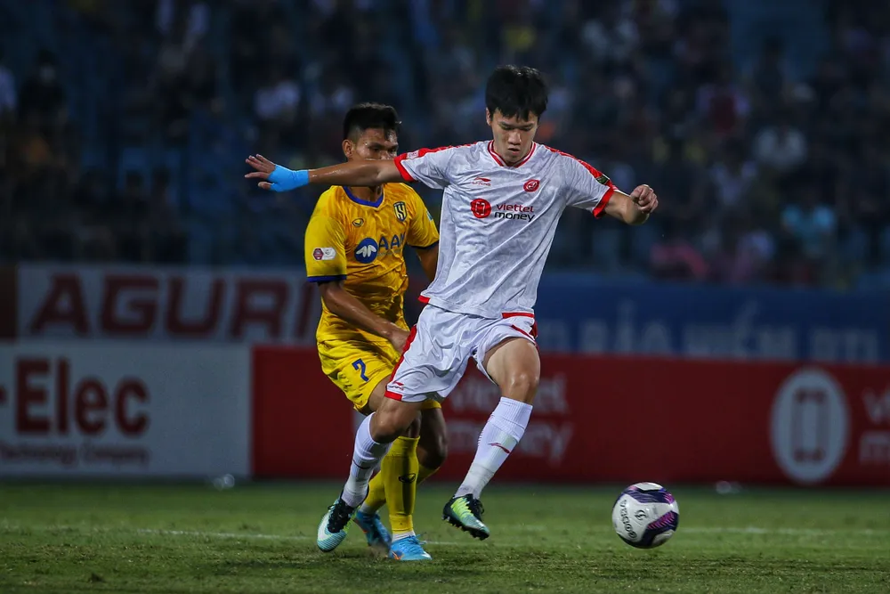 Viettel FC đánh bại SLNA trong ngày Bùi Tiến Dũng trở lại ảnh 2